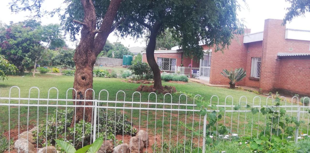 Savanna Bulawayo Esterno foto